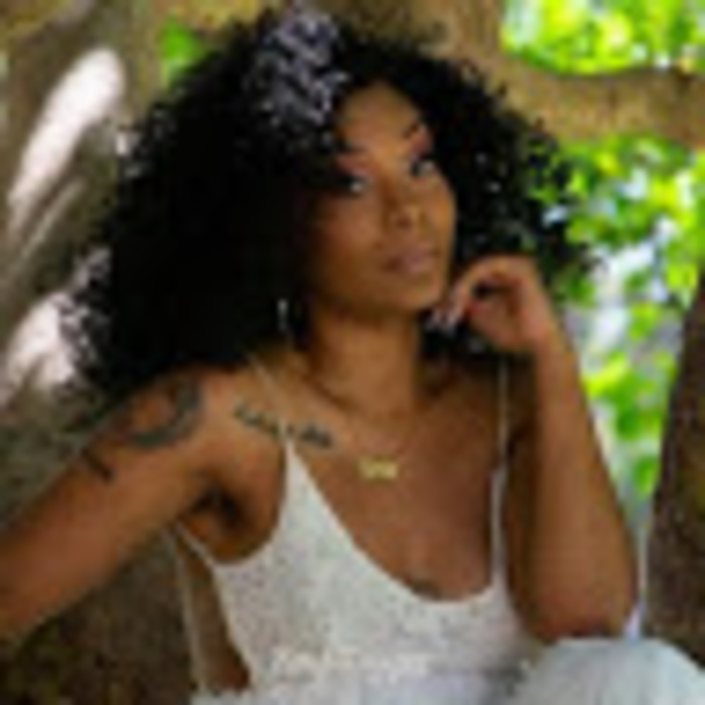 Meet your Posher, Alayah